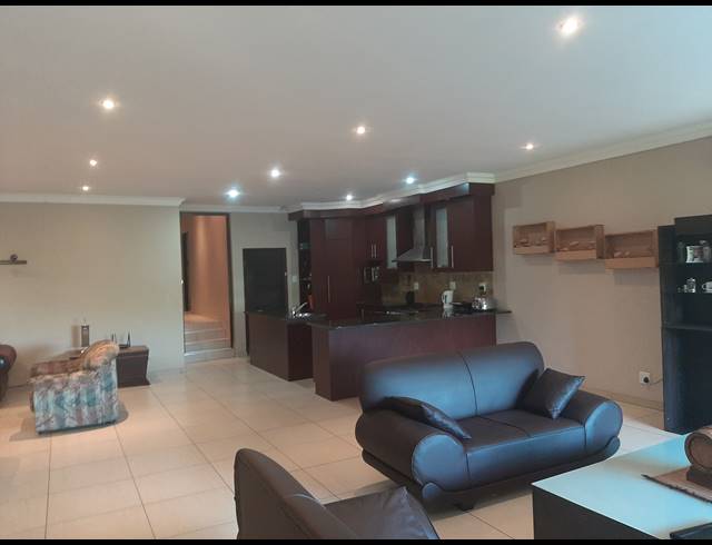 3 BEDROOM HOUSE FOR SALE IN SAFARI GARDENS